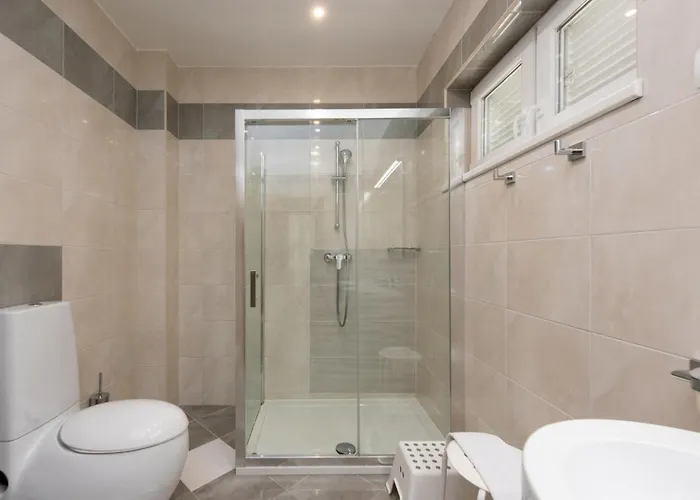 5 Bedroom Lovely Home In Poljane 別荘 *