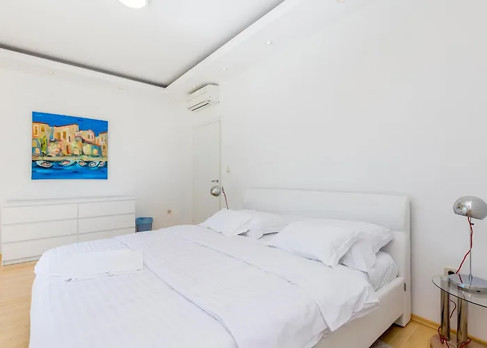 5 Bedroom Lovely Home In Poljane