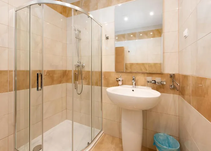 5 Bedroom Lovely Home In Poljane