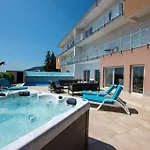 Dom wakacyjny Stunning Home In Poljane