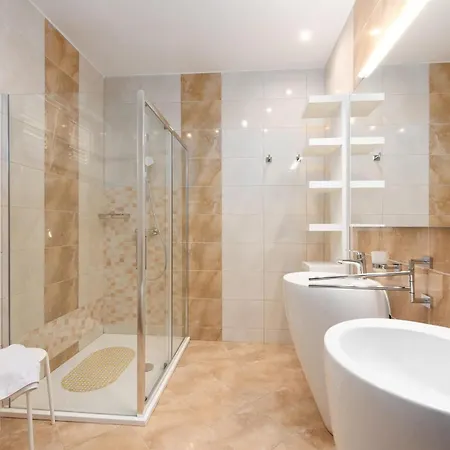 5 Bedroom Lovely Home In Poljane