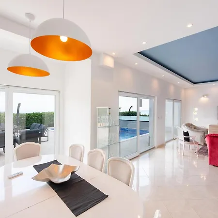 Feriehus 5 Bedroom Lovely Home In Poljane *