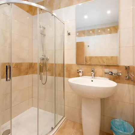 5 Bedroom Lovely Home In Poljane