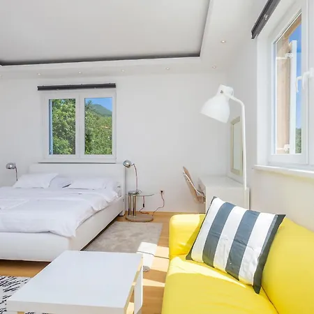 5 Bedroom Lovely Home In Poljane Feriehus *