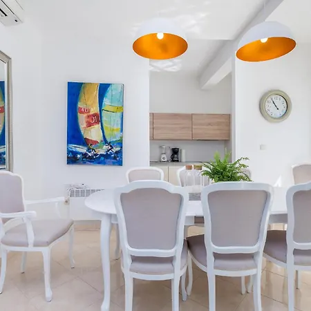 Feriehus 5 Bedroom Lovely Home In Poljane *