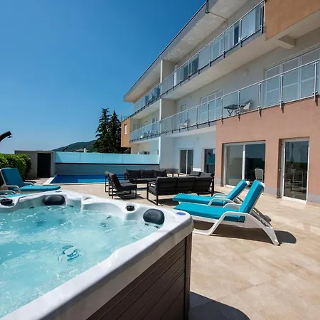 Feriehus 5 Bedroom Lovely Home In Poljane