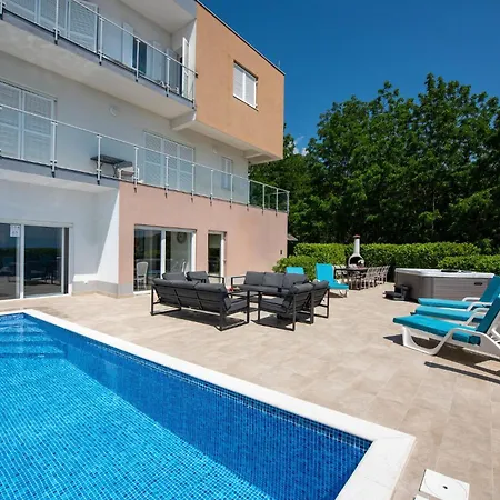 5 Bedroom Lovely Home In Poljane Poljane