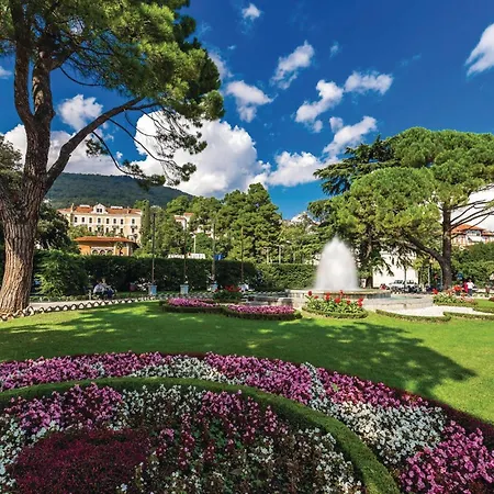 5 Bedroom Lovely Home In Poljane * Poljane