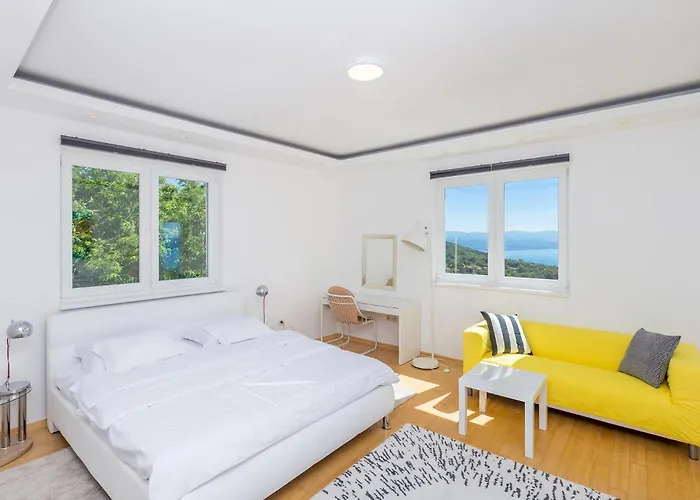 5 Bedroom Lovely Home In Poljane Σπίτι διακοπών